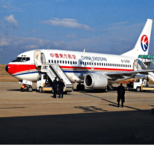 昆冈空运公司航空快运业稳步发展的原因是什么？